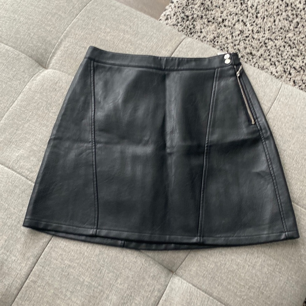 Zara Faux Leather Skirt. Size Medium